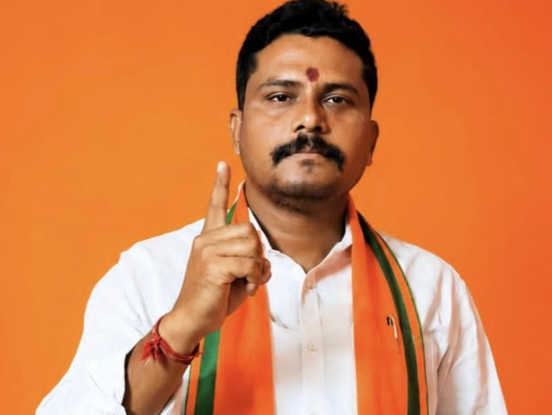 కాంగ్రెస్ది పిరికిపందల రాజకీయాలు: రాజేష్ ఠాకూర్